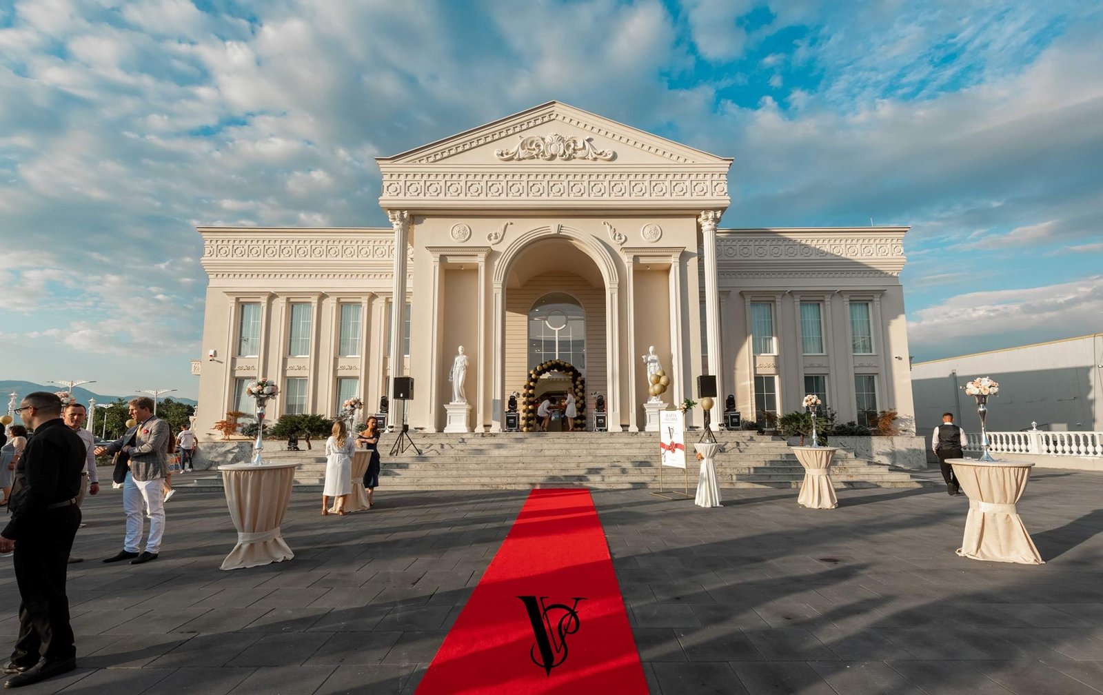 Vranina Palace exterior — a grand neoclassical events venue