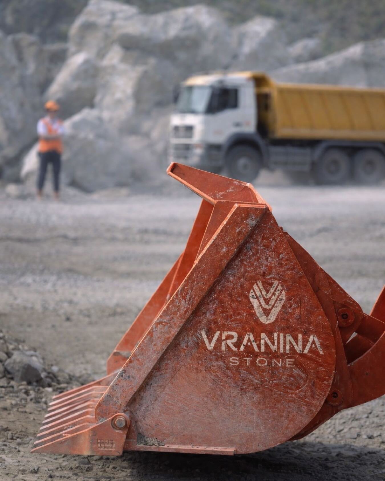 Vranina Stone — makineri në vend nxjerrjeje